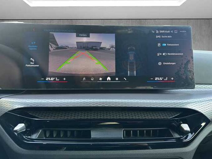 BMW M4 Competition xDrive // Carbon Schalensitze/Head-Up /Leder/Allrad