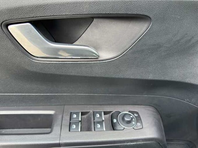 Ford Tourneo Courier 1.0 EcoBoost Titanium // Alu/Kamera