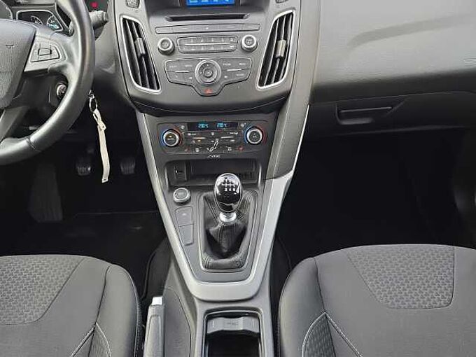 Ford Focus *SHZ*PDC*ALU*