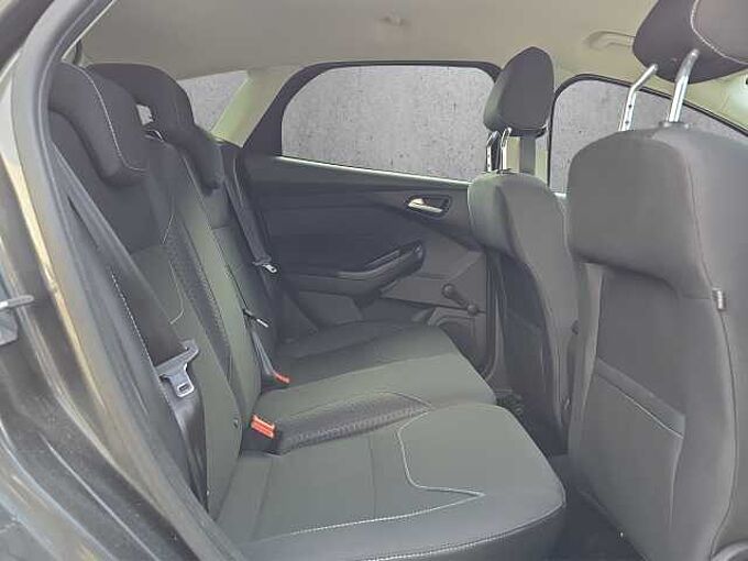 Ford Focus *SHZ*PDC*ALU*