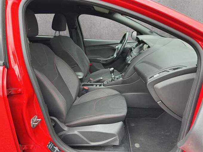 Ford Focus ST-Line *Navi*SHZ*LHZ*WSH*Klima*