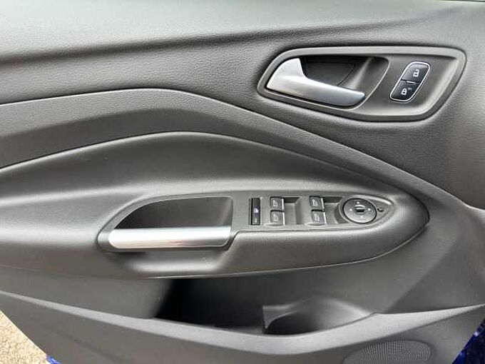 Ford Kuga ST-Line *AHK*elektr. Heckklappe*PDC*ALU*