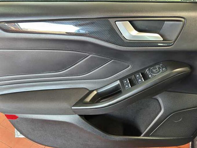 Ford Focus 1.0 EcoBoost ST-Line //Navi/Kamera/PDC