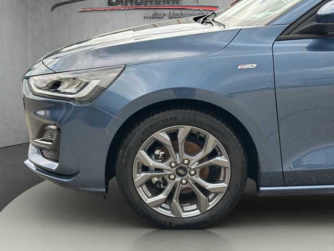 Ford Focus Turnier ST Line X //AHK/eletr.Heckklappe /Navi/Winterpaket
