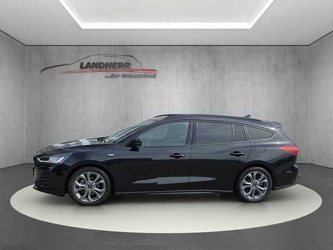 Ford Focus Turnier 1.0 ST Line X //AHK/eletr.Heckklappe /Navi/Winterpaket