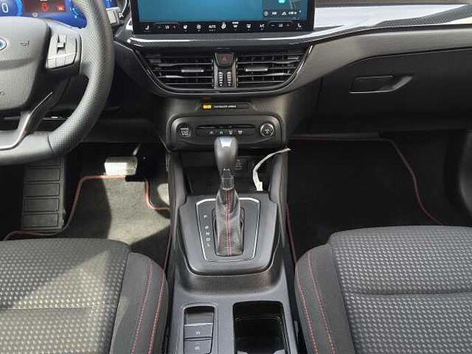 Ford Focus Turnier 1.0 ST Line X //AHK/eletr.Heckklappe /Navi/Winterpaket
