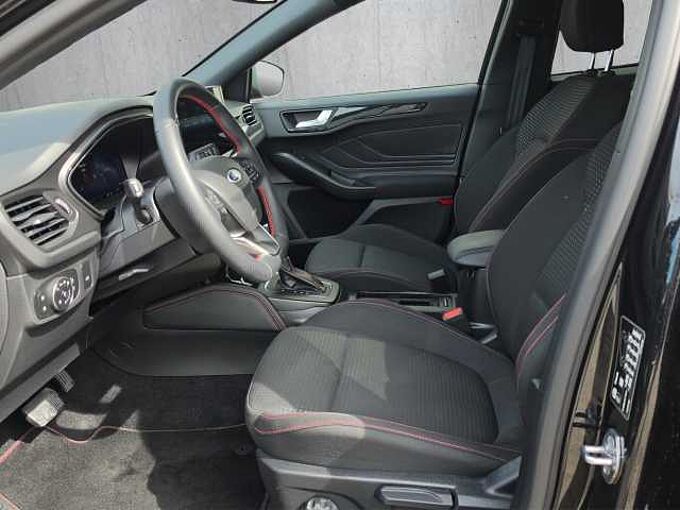 Ford Focus Turnier 1.0 ST Line X //AHK/eletr.Heckklappe /Navi/Winterpaket