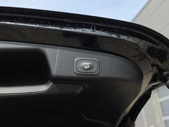 Ford Focus Turnier 1.0 ST Line X //AHK/eletr.Heckklappe /Navi/Winterpaket
