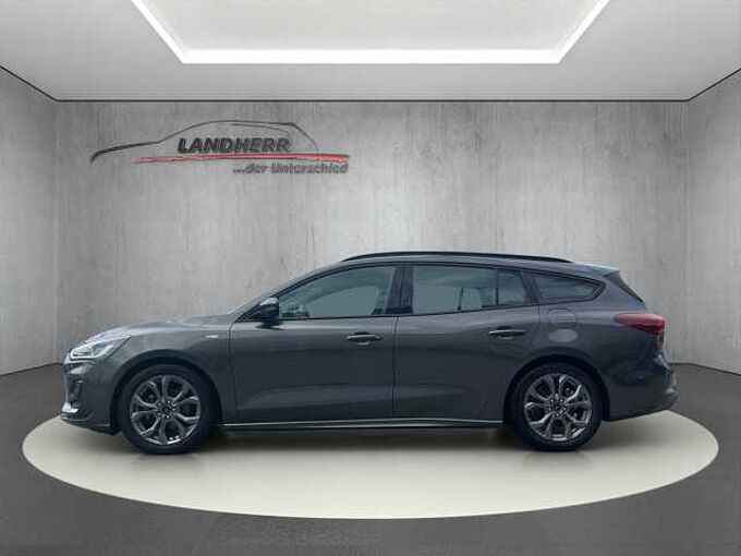 Ford Focus Turnier ST-Line / Navi mit Farbedisplay/Kamera