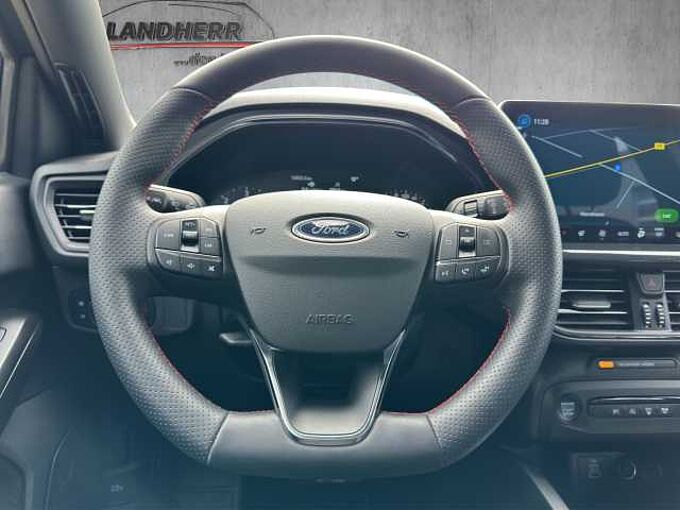 Ford Focus Turnier ST-Line / Navi mit Farbedisplay/Kamera