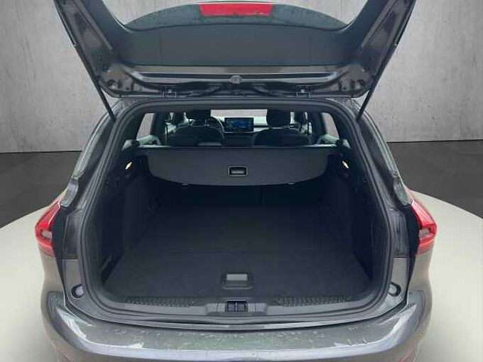 Ford Focus Turnier ST-Line / Navi mit Farbedisplay/Kamera