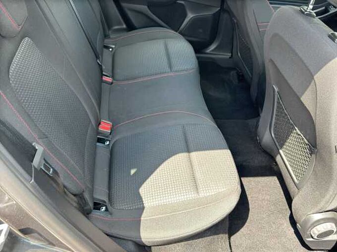Ford Focus Turnier  ST-Line //Winterpaket /Navi/Kamera