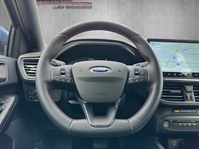 Ford Focus ST Line //Navi/LED/Kamera
