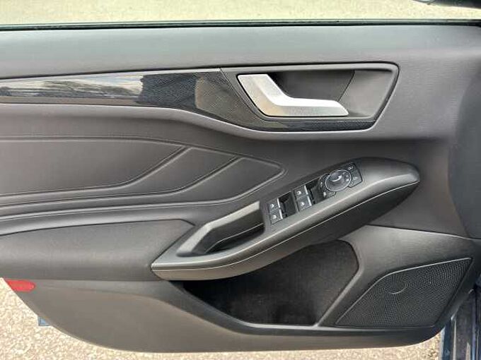 Ford Focus ST Line //Navi/LED/Kamera