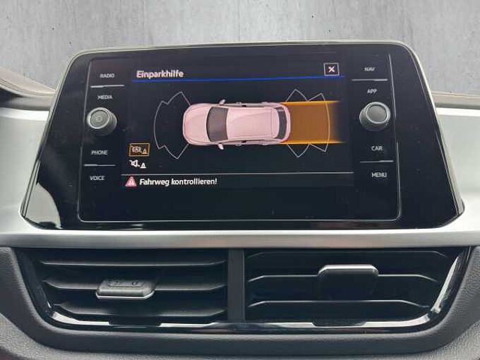 Volkswagen T-Roc Navi/PDC vo+hi/ALU.....