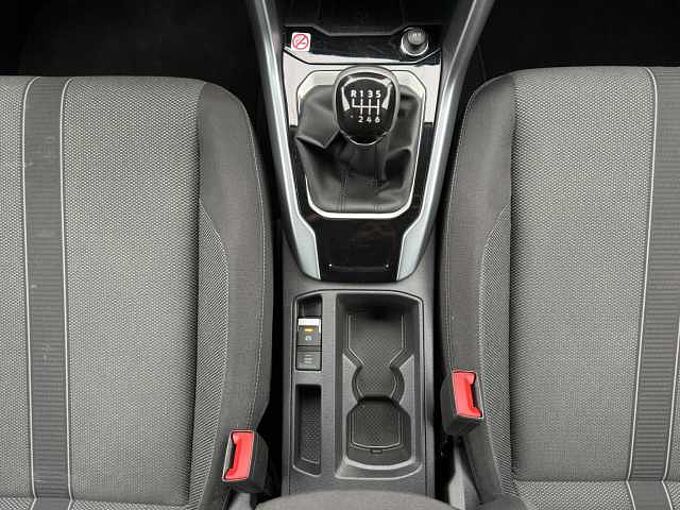 Volkswagen T-Roc Navi/PDC vo+hi/ALU.....