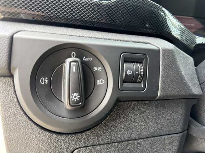 Volkswagen T-Cross TSI Life  // Klima/ LED/Sitzheizung 