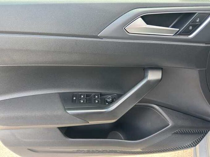Volkswagen Taigo 1.0 TSI R-Line  //LED/PDC/Panorama 