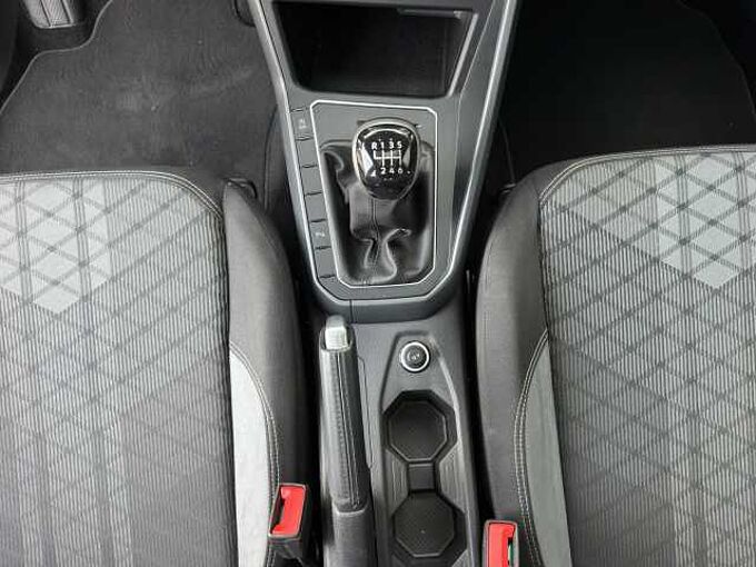 Volkswagen Taigo 1.0 TSI R-Line  //LED/PDC/Panorama 
