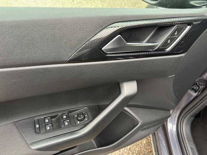 Volkswagen Taigo 1.0 TSI Life //LED/Sitzheizung/PDC