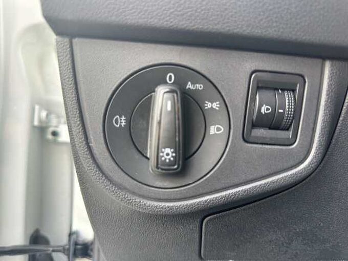 Volkswagen Taigo 1.0 TSI Life //LED/Sitzheizung/PDC