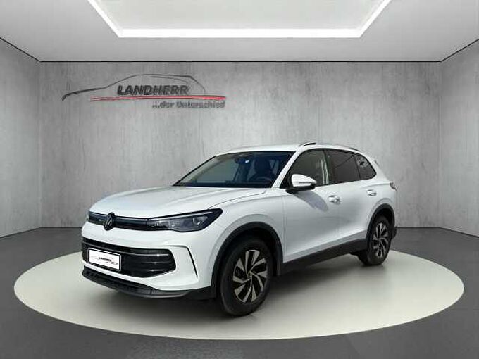 Volkswagen Tiguan 1.5 TSI Life // AHK/Navi/Winterpaket /elektr. Heckklappe