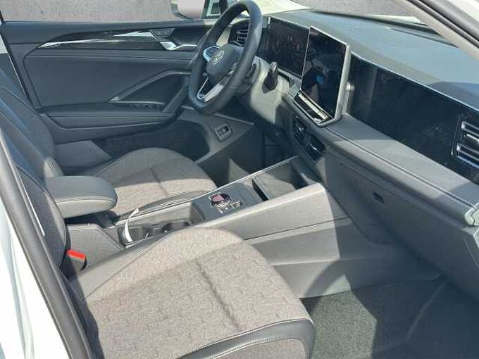 Volkswagen Tiguan 1.5 TSI Life // AHK/Navi/Winterpaket /elektr. Heckklappe