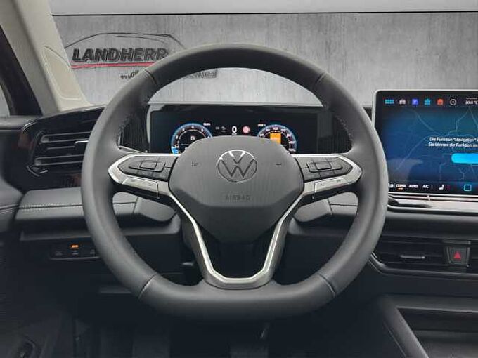 Volkswagen Tiguan 1.5 TSI Life // Pano/AHK/Navi/Winterpaket /elektr. Heckklappe