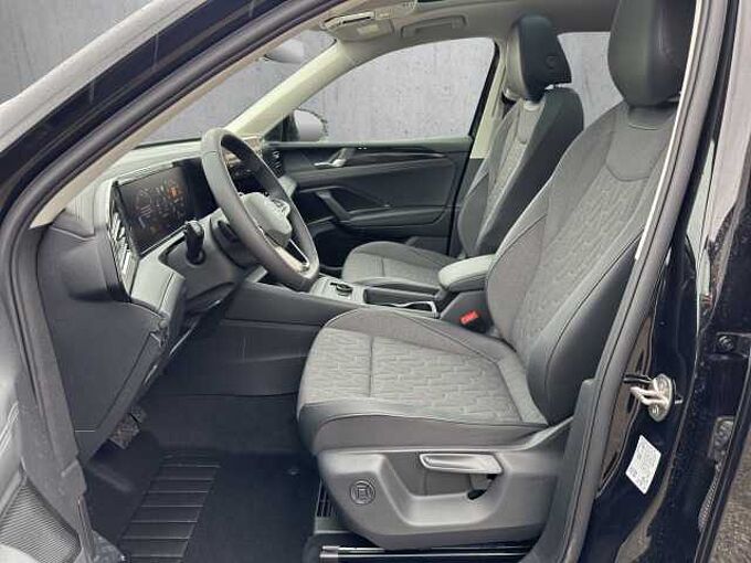 Volkswagen Tiguan 1.5 TSI Life // Pano/AHK/Navi/Winterpaket /elektr. Heckklappe