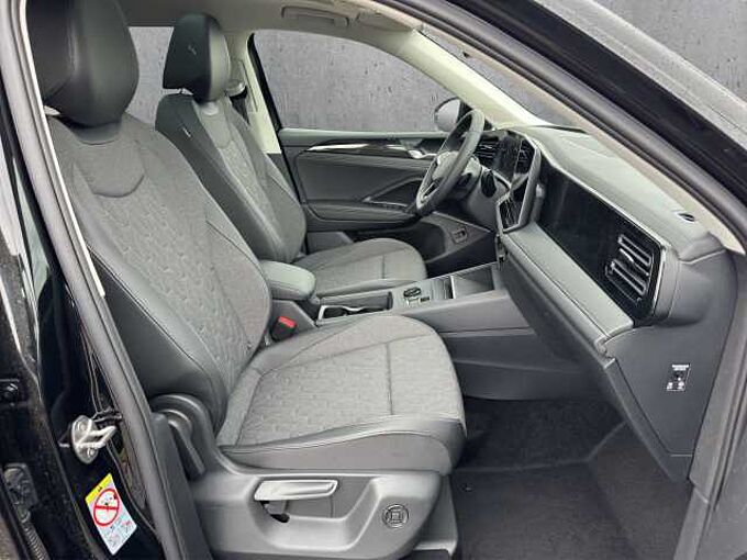 Volkswagen Tiguan 1.5 TSI Life // Pano/AHK/Navi/Winterpaket /elektr. Heckklappe
