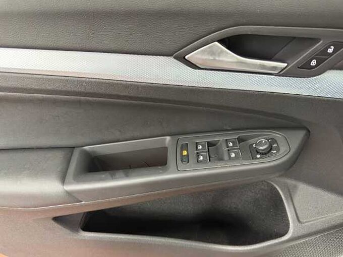 Volkswagen Golf 1.5 eTSI Goal //LED/SHZ/Navi