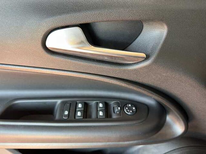 Jeep Avenger 1.2 Altitude //Navi/Kamera/Sitzheizung