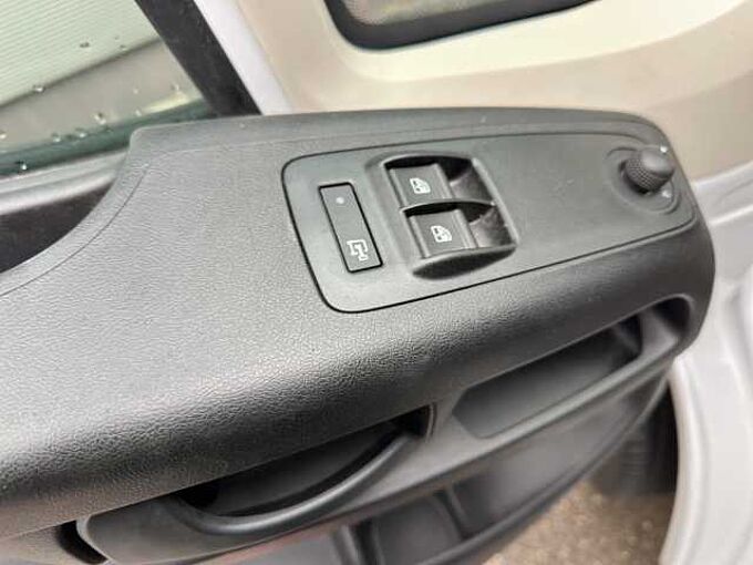 Fiat Ducato Kasten 35 L3H2 //Kamera/PDC /Navi